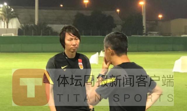 世界杯手机直播入口-国足开启抵达沙迦后首训 备战越沙未来或一日两练