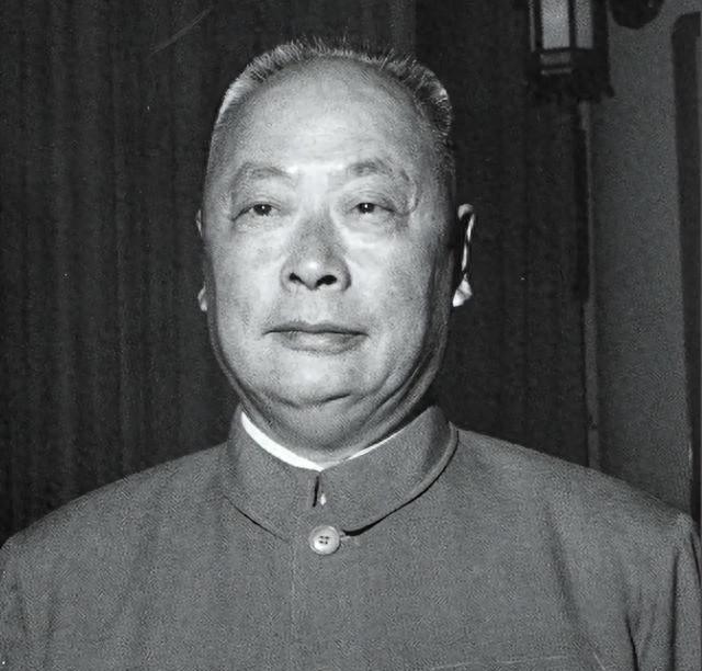 世界杯官网app下载-战役结束，陈毅来到六纵，对皮定均说：你小子副司令是干不成了！