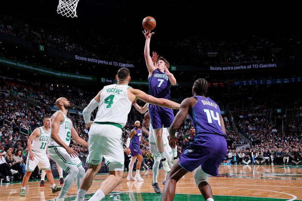 世界杯直播客户端-19战16胜，黑马29分大胜东部第二！4号秀平乔丹神纪录+4换2淘到宝